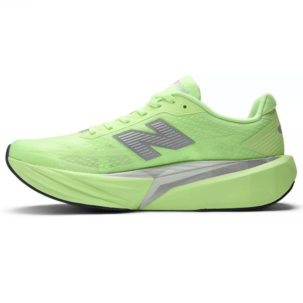 New Balance FuelCell Rebel v5 Lab Green/Silver Metallic/Wht Women’s size 8.5 NEW - Picture 2 of 8